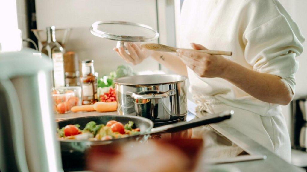 Ilustrasi kompor induksi.