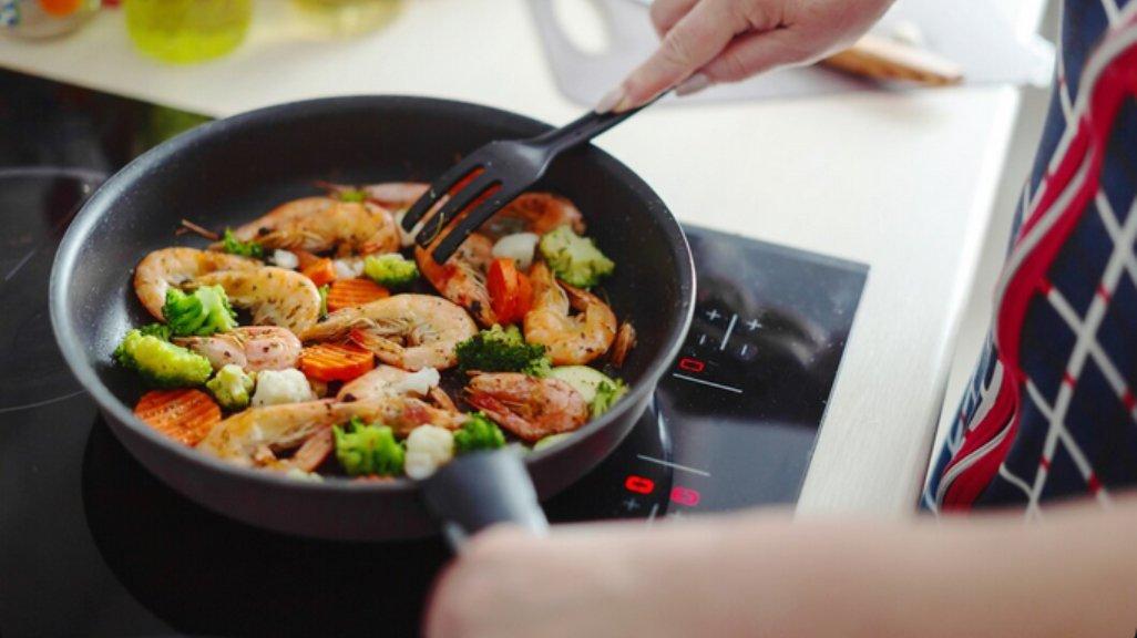 Ilustrasi kompor induksi.