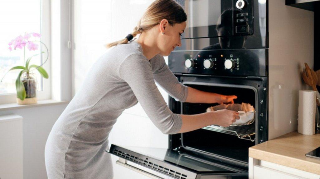 Ilustrasi oven listrik.