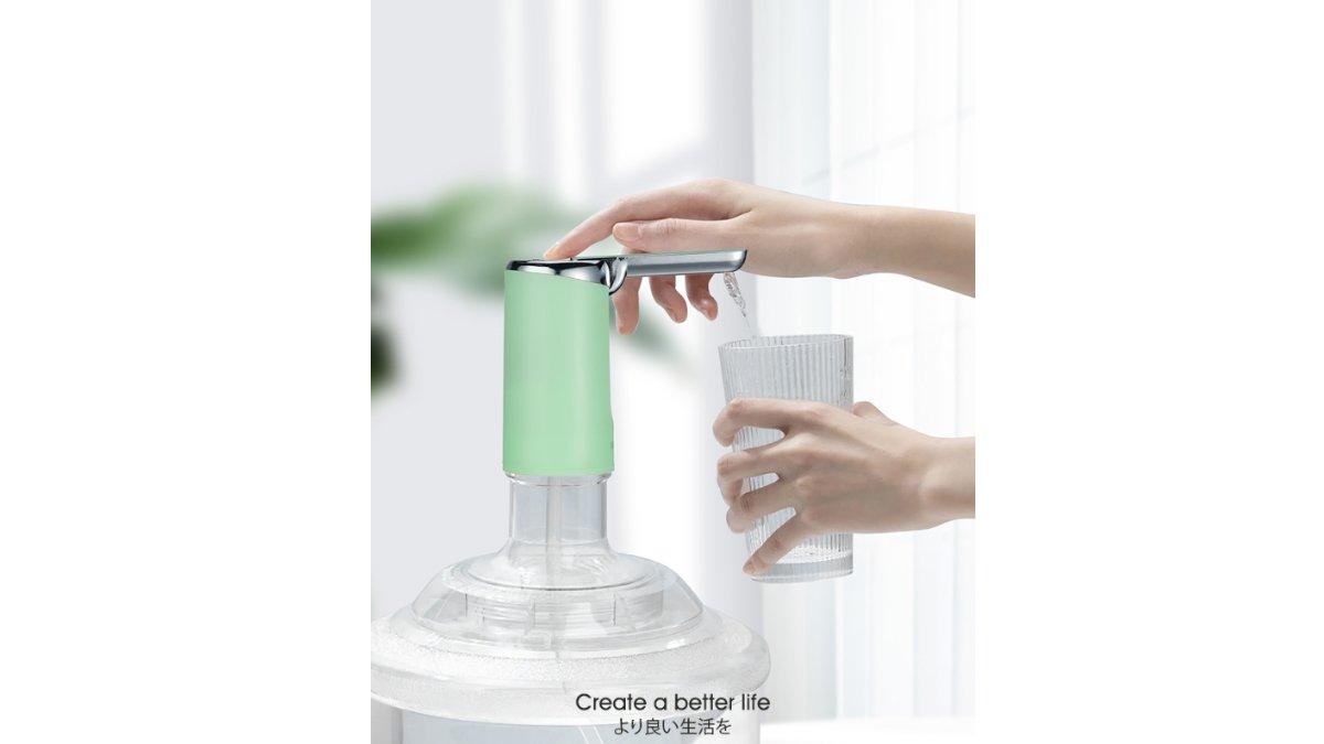 Ilustrasi penggunaan SAMONO Pompa Galon Lipat Anti Kuman Bakteri SW-CQ05.