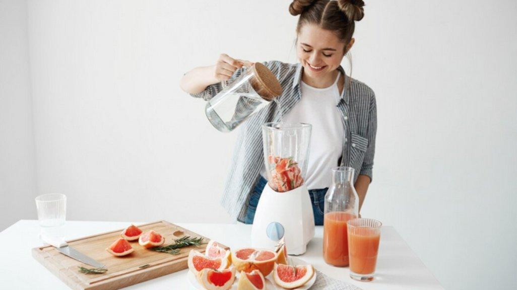 Ilustrasi penggunaan blender.