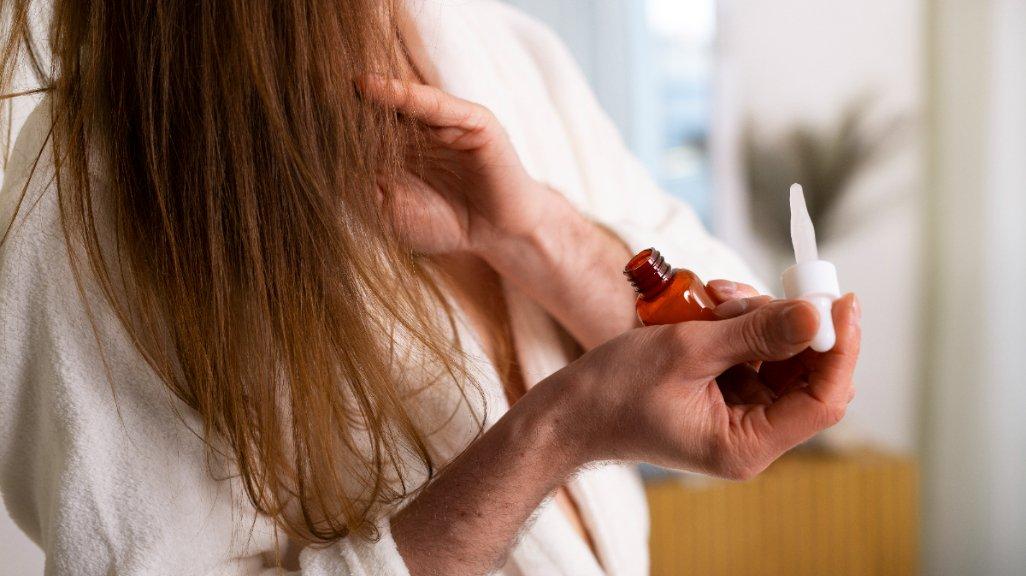 Ilustrasi penggunaan hair care