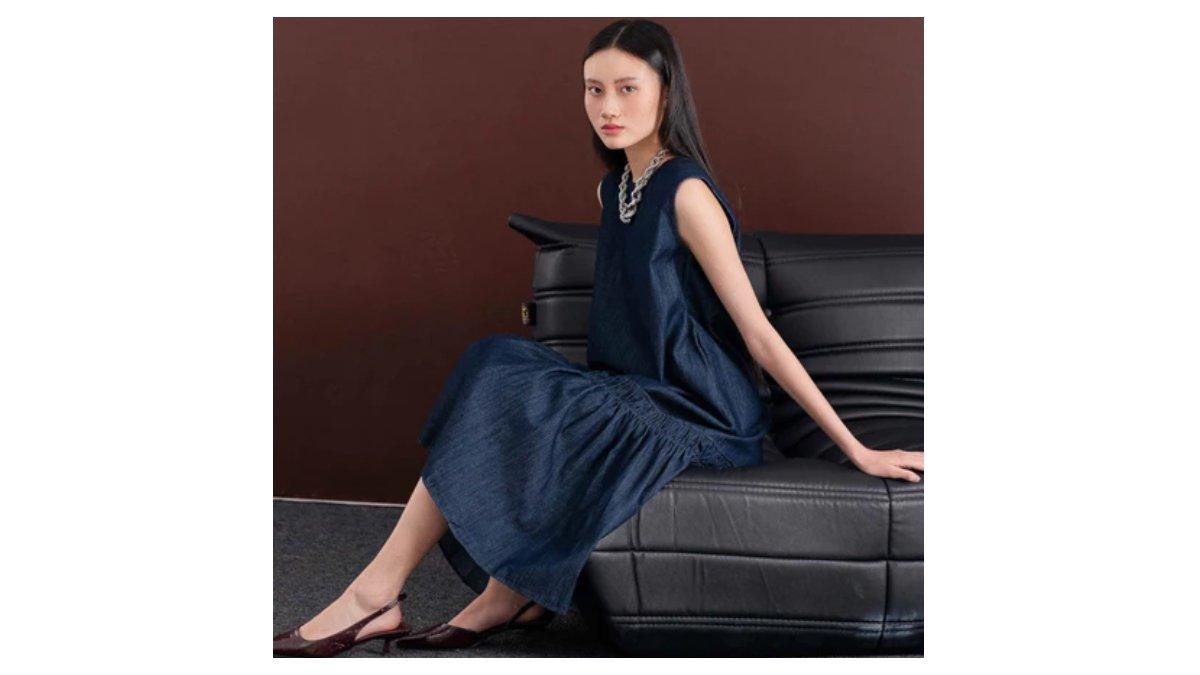 Ilustrasi rekomendasi This Is April Chavia Dress yang simpel