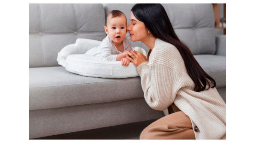 Ilustrasi Tips Mengatasi Cegukan pada Bayi di Bawah 6 Bulan