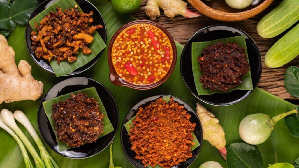 Ilustrasi sambal dan bumbu masakan.