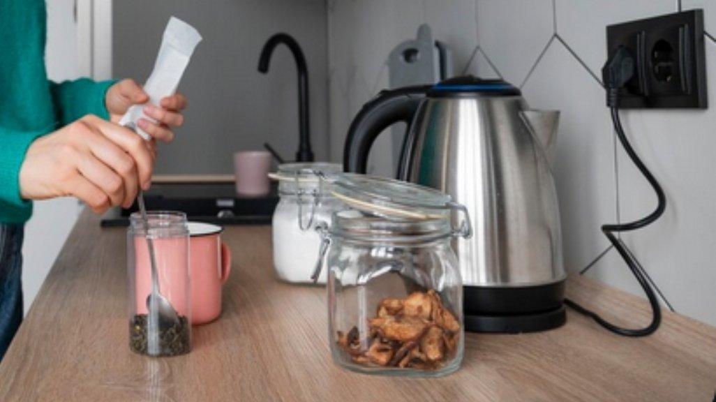 Ilustrasi teko listrik atau ketel elektrik.