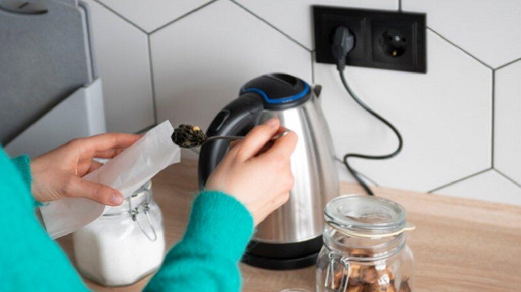 Ilustrasi teko listrik atau ketel elektrik.