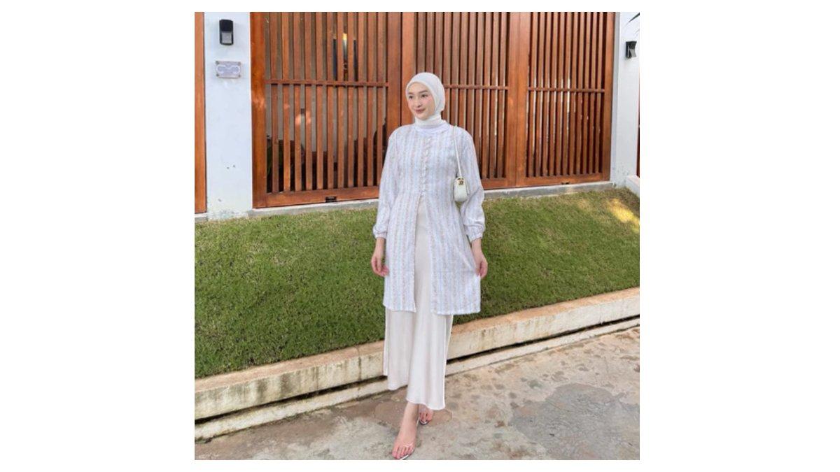 Ilustrasi tips fashion kondangan ibu muda dengan pemilihan bahan katun yang ringan