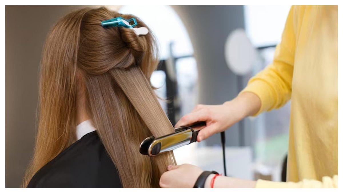 Ilustrasi tips merawat rambut agar tidak rontok dengan menghindari alat styling terlalu sering
