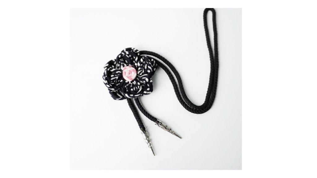 Kalung Batik Dewasa dengan Aksen Bunga