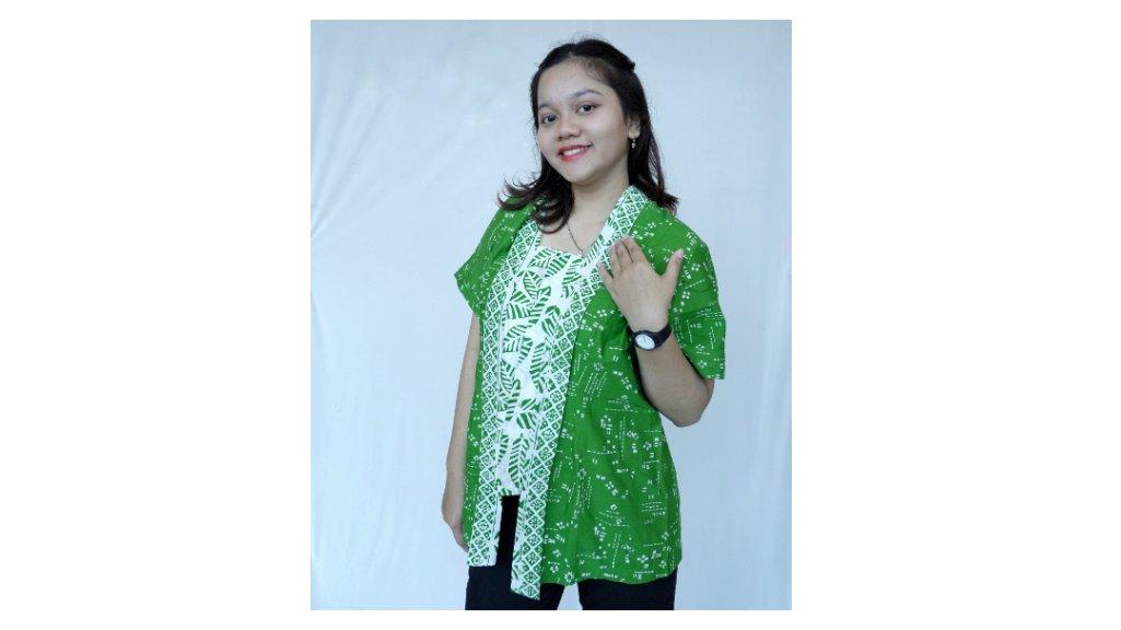 Kebaya Kutu Baru Motif Batik Cap Garutan Seri Paramita dari Tlenik Arts