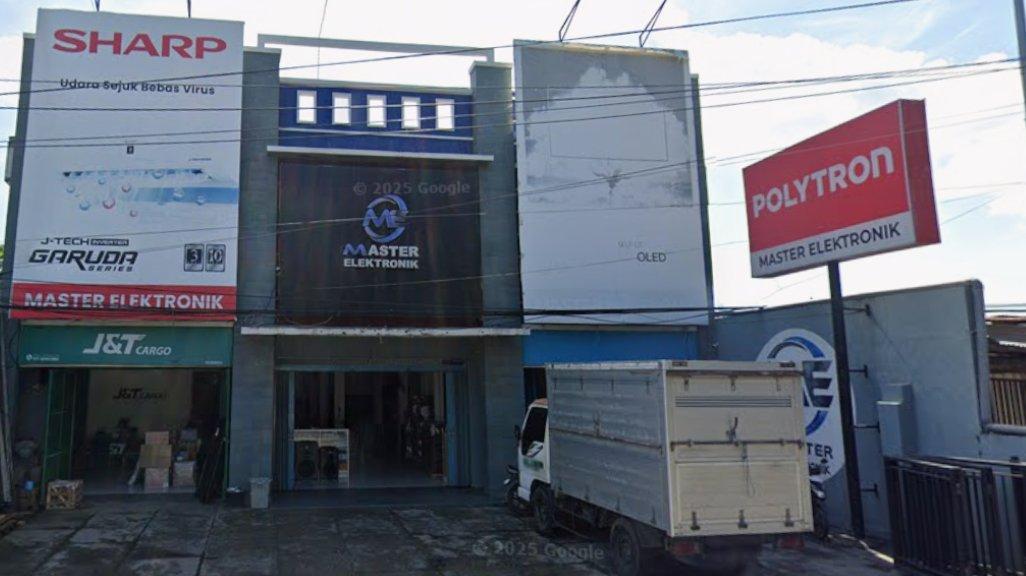 Foto Toko Master Elektronik di Jl. W.J. Lalamentik No.100, Oebufu, Kecamatan Oebobo, Kota Kupang, NTT 85228 yang diambil Google Maps pada Juni 2025.