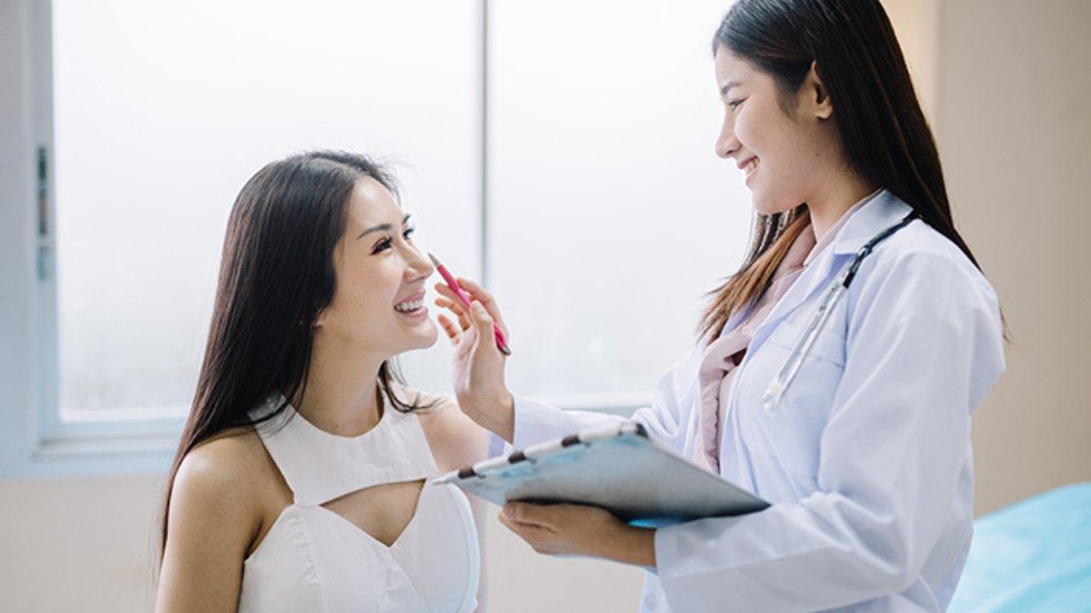 Ilustrasi melakukan analisis medis sebelum treatment