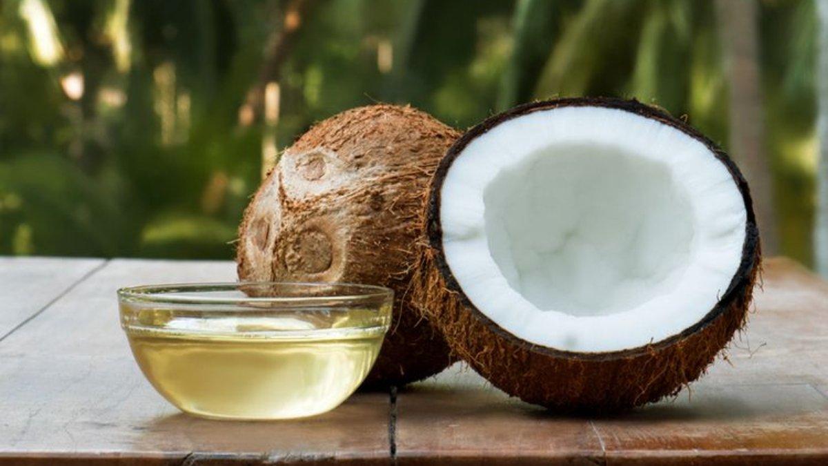 Minyak kelapa bisa membantu mencegah keriput