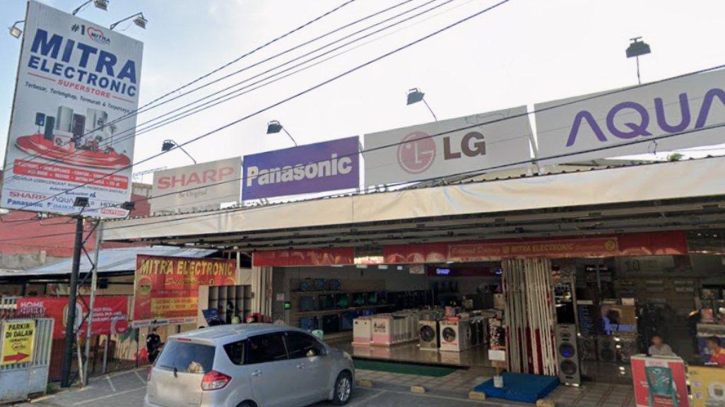 Foto Mitra Electronic Superstore HB Jassin di Jalan HB Jassin (ex-Agus Salim), Komplex Depan Pemancar, Dulalowo, Kecamatan Kota Tengah, Kota Gorontalo, Gorontalo 96138 yang diambil Google Maps pada Desember 2023.