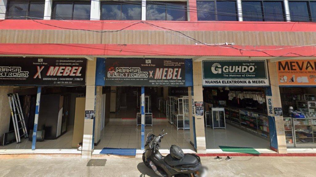 Foto Toko Nuansa Elektronik dan Mebel di Jalan KH Agus Salim 51B Baleharjo Kecamatan Pacitan RT 01/03, Kabupaten Pacitan, Jawa Timur 63511, yang diambil Google Maps pada Juli 2025.