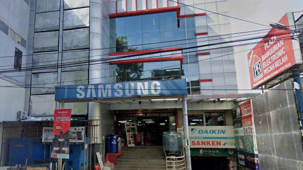 Foto Toko Plaza Bangunan Electronic Pecah Belah yang diambil Google Maps pada Desember 2023.