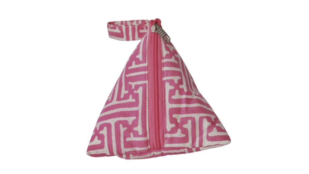 Pouch Koin Segitiga Batik Pink dari Kinarya Aksesoris