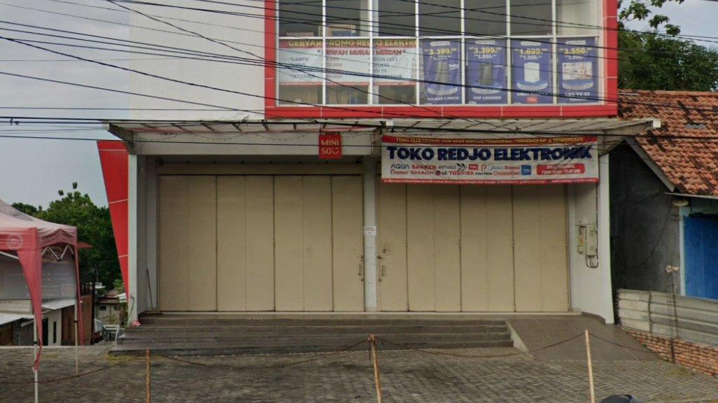 Foto Toko Redjo Elektronik di Jl. Diponegoro Jembatan Pokoh No.21, RW.02, Jatirejo, Wonoboyo, Kecamatan Wonogiri, Kabupaten Wonogiri, Jawa Tengah 57615, yang diambil Google Maps pada Juli 2025.