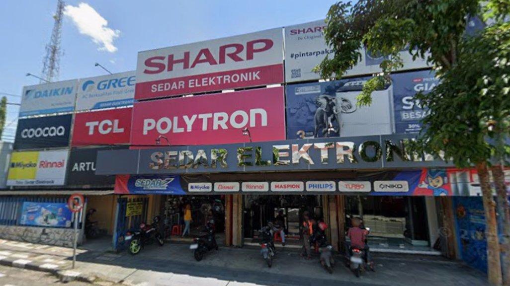 Foto Toko Sedar Elektronik di Jl. Sumodarsono No.3, Mlangsen, Kecamatan Blora, Kabupaten Blora, Jawa Tengah 58213, yang diambil Google Maps pada Februari 2024.