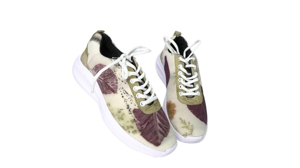 Sepatu Peprint Wanita Model Tali dari Sepatu Ecoprint