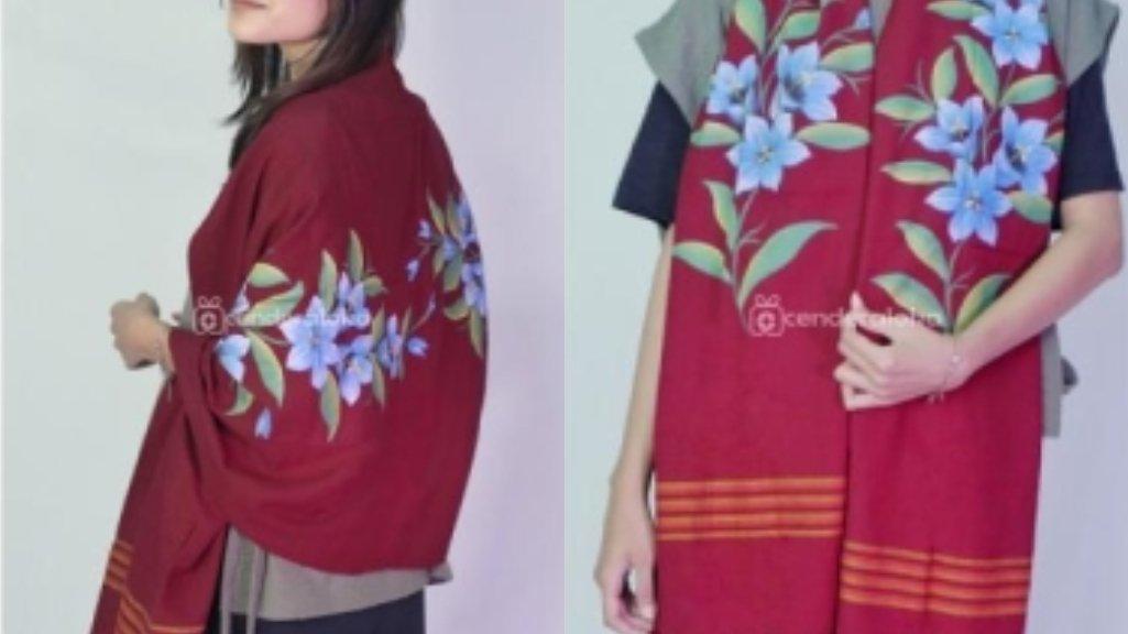 Syal Tenun Ikat Lukis Motif Bunga Warna Merah dari Kain Lukis Nasrafa