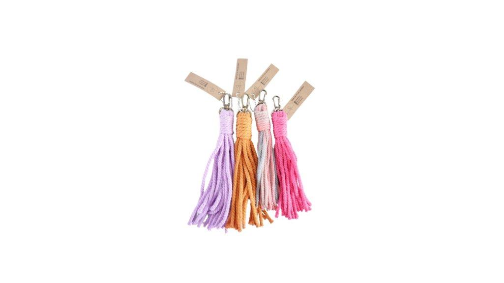 Tassel Gantungan Kunci atau Tas Bahan Benang Katun dari Simbok Hore