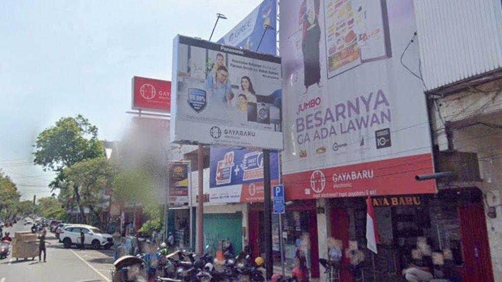 Foto Toko Gaya Baru di Jl. Kh. Wachid Hasyim No.65, Kebonsari, Kecamatan Panggungrejo, Kota Pasuruan, Jawa Timur 67116 yang diambil Google Maps pada Agustus 2022.
