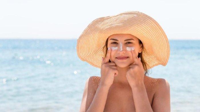Cek Komposisi Sunscreen-mu, Hindari 5 Bahan Kimia ini Agar Kulit Aman Terlindungi