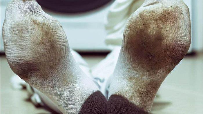 5 Tips Mencuci Kaus Kaki Pakai Tangan dan Mesin Cuci, Dijamin Bebas Noda Hitam serta Bau Keringat