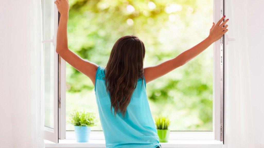 Ilustrasi membuka jendela rumah