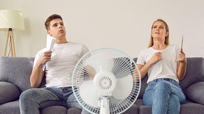 Selain pakai AC, ada banyak cara untuk mengatasi udara ruangan yang panas secara mudah.