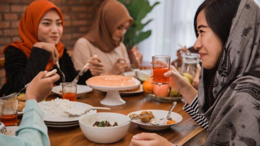 11 Manfaat Buka Puasa dengan Teh Tawar Secara Rutin untuk Kesehatan