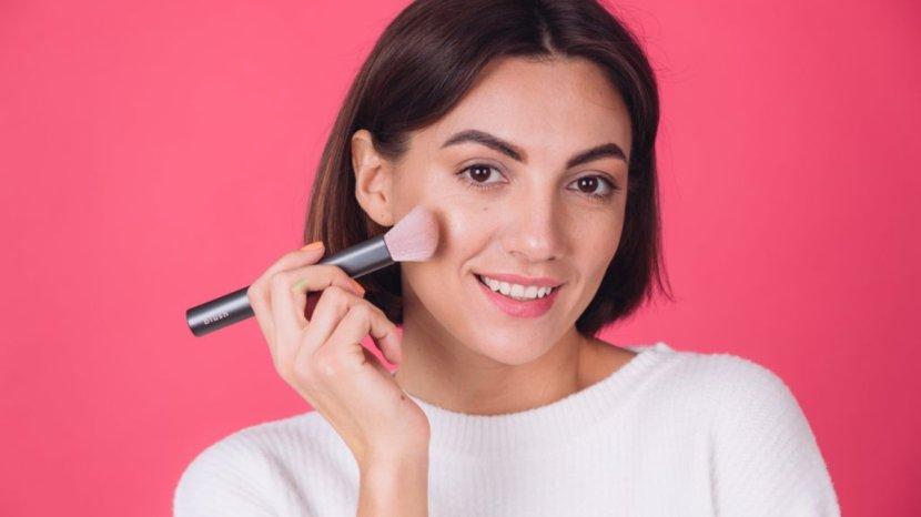 20 Daftar Blush On Warna Natural yang Aman Buat Semua Skin Tone