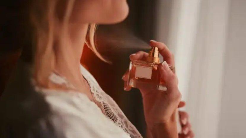 20-Daftar-Body-Mist-Wangi-Bunga-yang-Segar-Bikin-Penampilanmu-Makin-Feminin.jpg