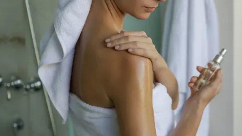 20 Daftar Body Oil untuk Memberikan Kelembapan Secara Maksimal di Badan