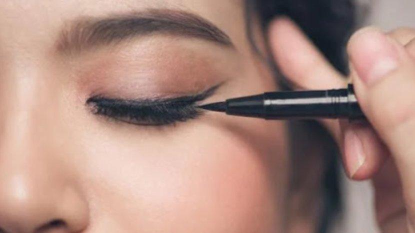 20-Daftar-Eyeliner-Pen-Berbentuk-Spidol-yang-Mudah-Digunakan-Buat-Pemula.jpg