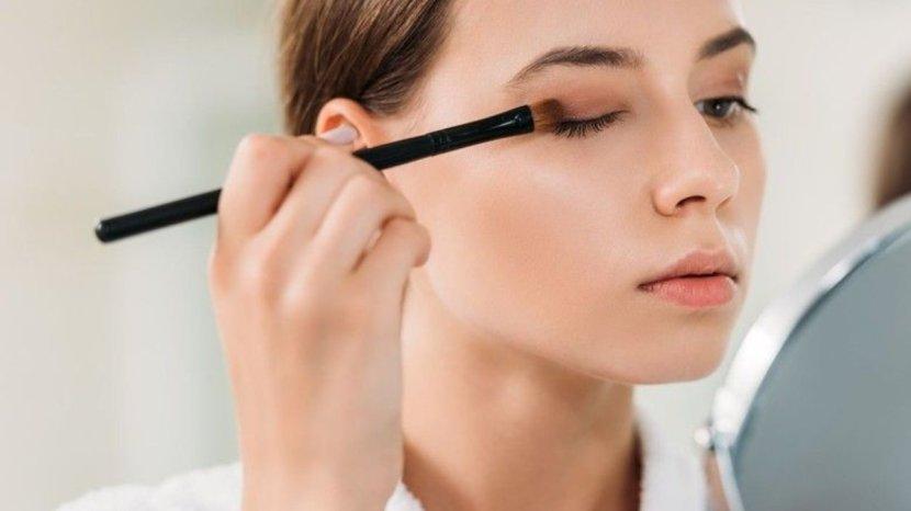 20-Daftar-Eyeshadow-Ukuran-Kecil-yang-Cocok-Buat-Travelling-d.jpg