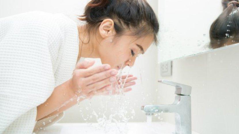 20-Daftar-Face-Cleanser-Formula-Terbaik-untuk-Semua-Jenis-Kulit.jpg