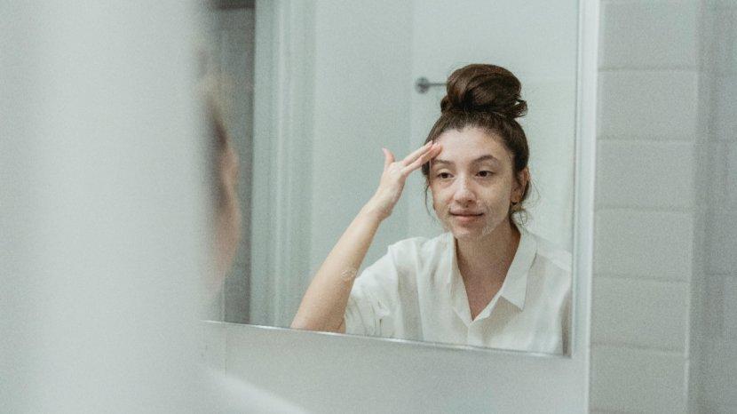 20-Daftar-Face-Wash-untuk-Kulit-Kering-Tanpa-Bikin-Wajah-Terasa-Ketarik.jpg