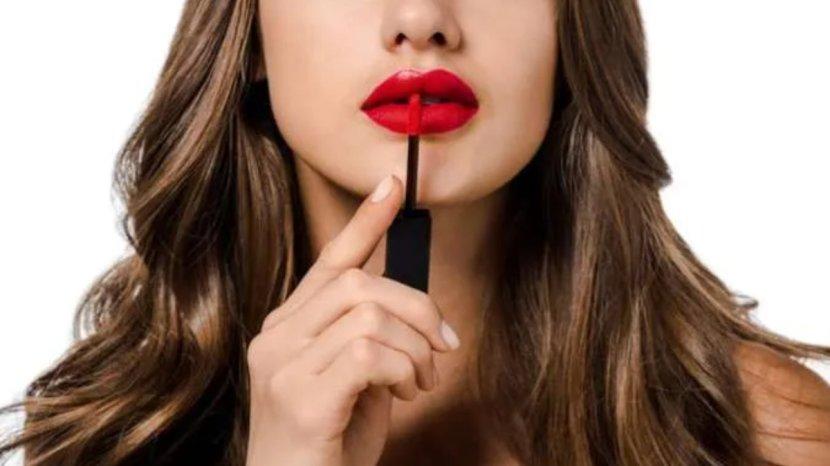 20-Daftar-Glazed-Lipstick-yang-Cocok-Buat-Bukber-untuk-Bibir-Fresh-dan-Plumpy.jpg
