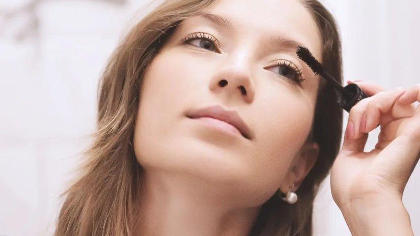 20-Daftar-Mascara-Waterproof-yang-Tidak-Mudah-Luntur-Walau-Kena-Air-Wudhu.jpg