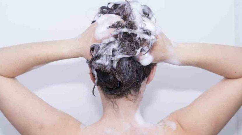20 Daftar Shampoo Anti Rontok Terbaik 2025 Lengkap dengan Harga