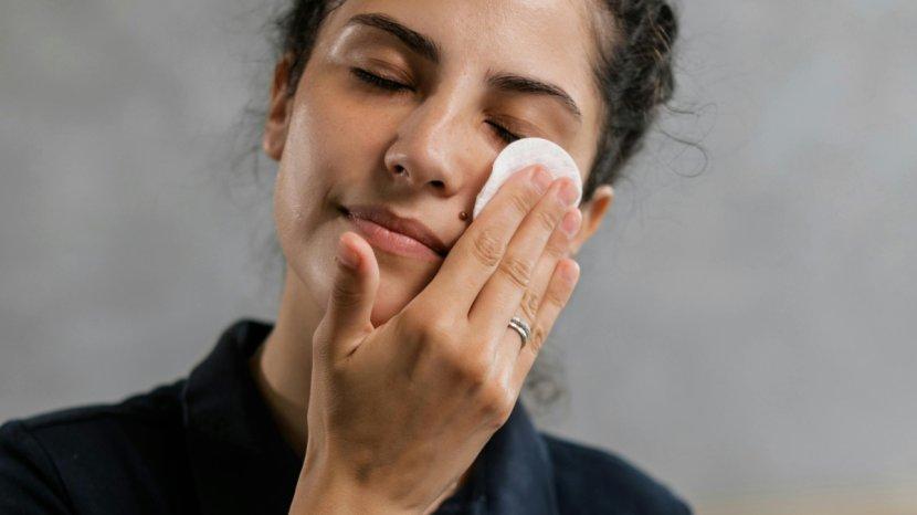 20 Daftar Toner untuk Jerawat, Ada Kandungan Cica Hingga Salicylic Acid