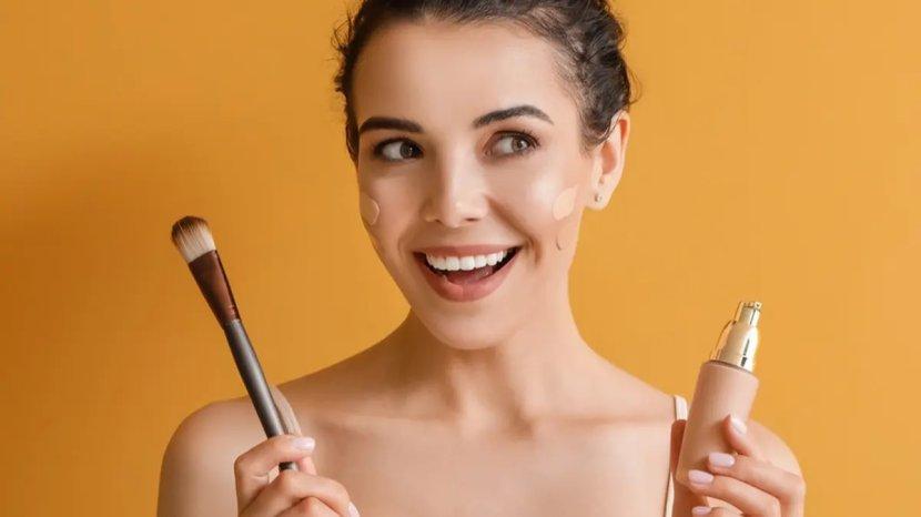 25-Daftar-Liquid-Foundation-yang-Warnanya-Cocok-untuk-Wanita-Indonesia-d.jpg
