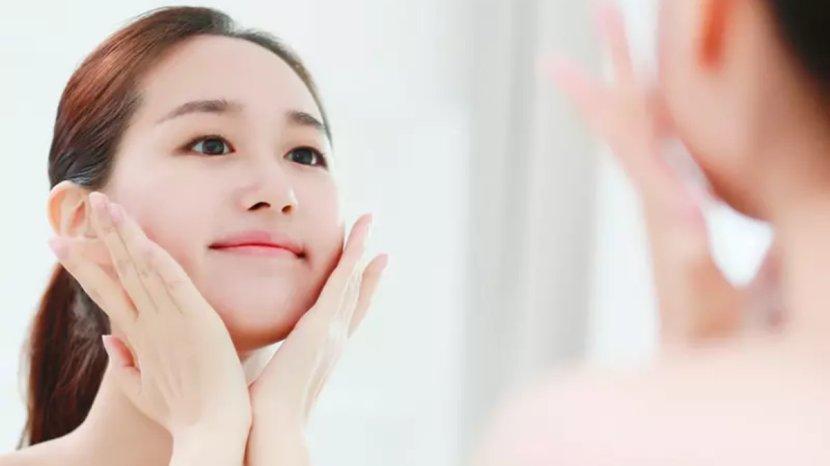 25-Daftar-Sunscreen-Gel-yang-Ampuh-Mencegah-Minyak-Berlebih.jpg