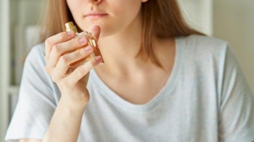 3-Tips-Memilih-Parfum-yang-Awet-Dipakai-untuk-Kegiatan-Outdoor-de.jpg