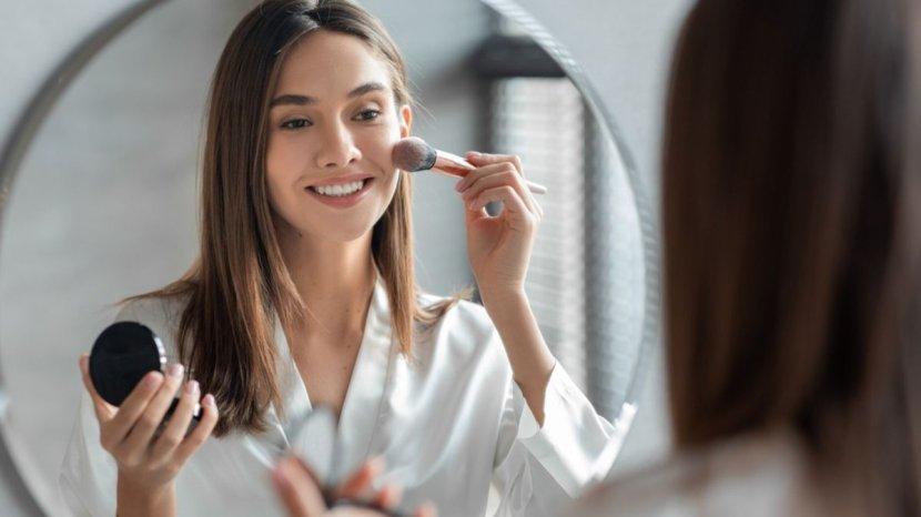 30 Daftar Blush On Kemasan Mini yang Cocok untuk Kamu Bawa Liburan