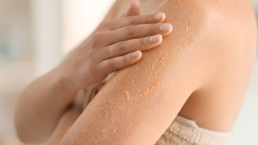 30 Daftar Body Scrub yang Bagus untuk Membersihkan Daki dan Sel Kulit Mati