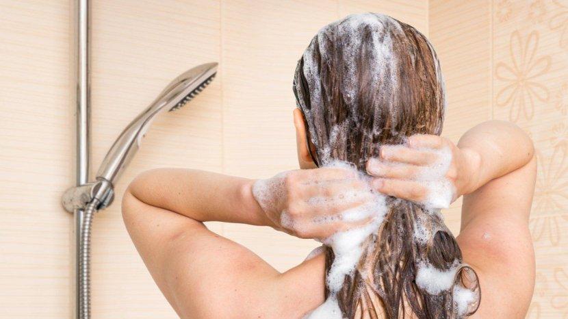 30-Daftar-Shampoo-yang-Cocok-untuk-Hilangkan-Ketombe-Kulit-Kepala-Bersih-dan-Bebas-Gatal-srgw.jpg